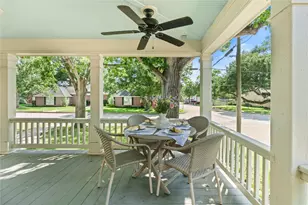118 N Jones St, Navasota, TX 77868 - Photo 5