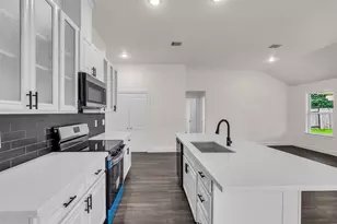 11919 Prosperity Point Dr, Houston, TX 77048 - Photo 15