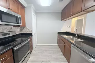 8100 Cambridge St, Houston, TX 77054 - Photo 7