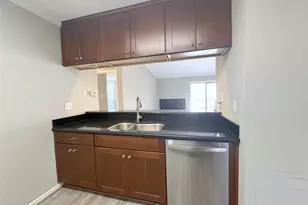 8100 Cambridge St, Houston, TX 77054 - Photo 9