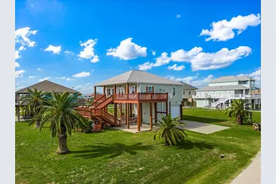 919 Eastview, Crystal Beach, TX 77650 - Photo 5