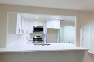 10345 Muscatine St, Houston, TX 77029 - Photo 3