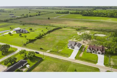 913 Buffalo Trail, Angleton, TX 77516 - Photo 1