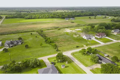 913 Buffalo Trail, Angleton, TX 77516 - Photo 3