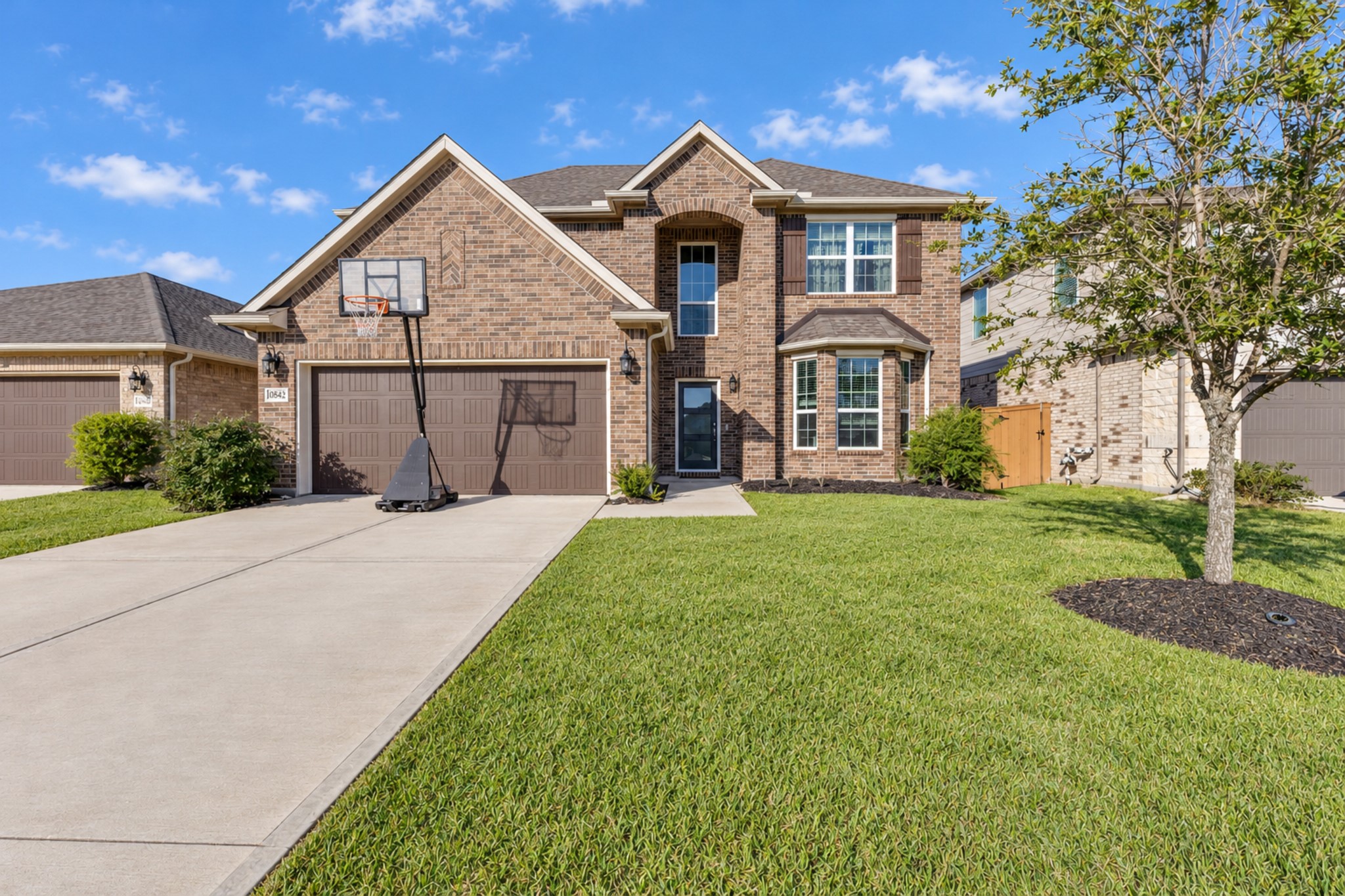 10842 Bodie Hls Dr, Rosharon, TX 77583 - MLS 93074068 - Coldwell Banker