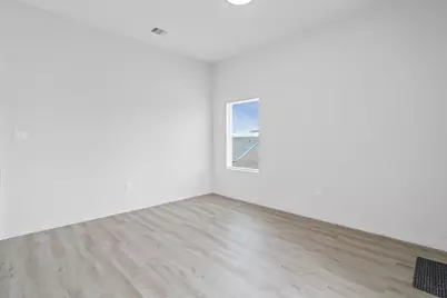 9725 Kerr Street #B, Houston, TX 77029 - Photo 7