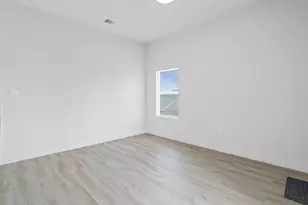 9725 Kerr St, Houston, TX 77029 - Photo 7
