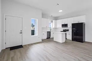 9725 Kerr St, Houston, TX 77029 - Photo 5