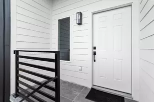 9725 Kerr St, Houston, TX 77029 - Photo 3