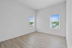 9725 Kerr St, Houston, TX 77029 - Photo 25