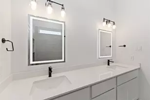 4710 Mallow St, Houston, TX 77033 - Photo 21