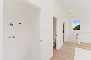 4710 Mallow St, Houston, TX 77033 - Photo 17