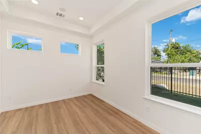 4710 Mallow Street #E/F, Houston, TX 77033 - Photo 25