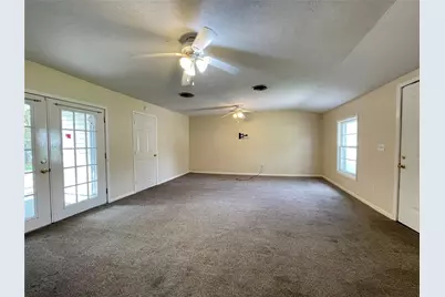 140 Laurel Street, Lake Jackson, TX 77566 - Photo 5