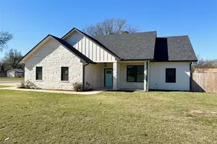 505 Brazos St, Crockett, TX 75835 - Photo 1