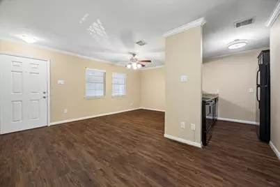 427 W 16th Street #21, Houston, TX 77008 - Photo 1