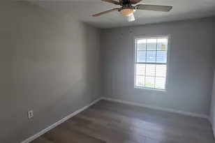 7117 Poplar Dr, Galveston, TX 77551 - Photo 9