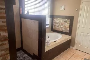 19 Lyreleaf Pl, The Woodlands, TX 77382 - Photo 7