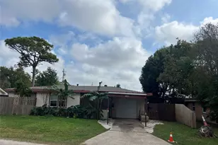 1303 Red Bud Ln Ln, La Marque, TX 77568 - Photo 1