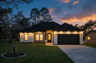 105 Bledsoe St, Prairie View, TX 77445 - Photo 3