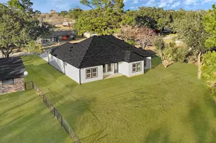 105 Bledsoe St, Prairie View, TX 77445 - Photo 31