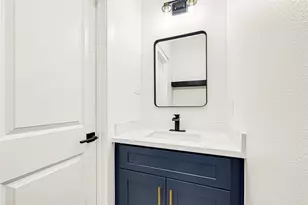 105 Bledsoe St, Prairie View, TX 77445 - Photo 17