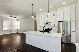 1407 Winnie St, Galveston, TX 77550 - Photo 9