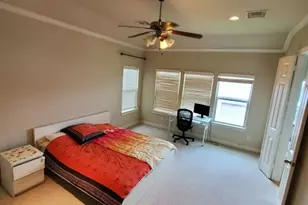 11014 Sherwood Ridge Dr, Houston, TX 77043 - Photo 9
