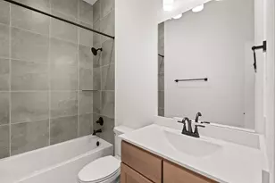 11907 S Pavillion Dr, Mont Belvieu, TX 77523 - Photo 5