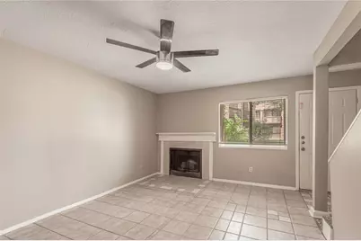 2521 Crosstimbers Street #F5, Huntsville, TX 77320 - Photo 7
