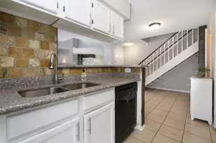 1515 Sandy Springs Rd, Houston, TX 77042 - Photo 9