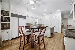 231 Sugar Berry Cir, Houston, TX 77024 - Photo 11