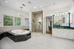 231 Sugar Berry Cir, Houston, TX 77024 - Photo 23
