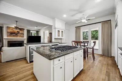 231 Sugarberry Circle, Houston, TX 77024 - Photo 9