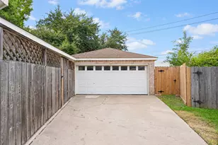 11307 Wickersham Ln, Houston, TX 77077 - Photo 19