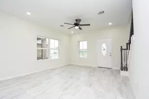 2807 Topiary Ln, Houston, TX 77014 - Photo 5