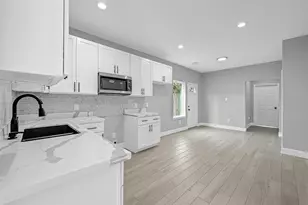 12009 Meadowgreen St, Houston, TX 77076 - Photo 7