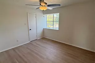 8619 Hazy Meadow Ln, Houston, TX 77040 - Photo 11