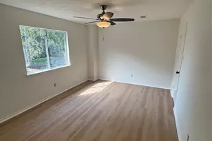 8619 Hazy Meadow Ln, Houston, TX 77040 - Photo 9