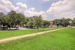 1410 E 32nd 1/2 St, Houston, TX 77022 - Photo 19