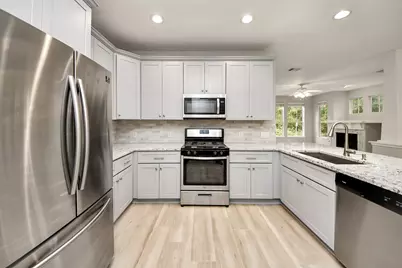 66 Scarlet Woods Court, The Woodlands, TX 77380 - Photo 17