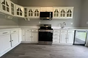 638 Kelly Ln, Holiday Lakes, TX 77515 - Photo 5