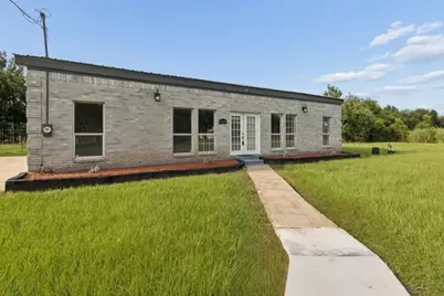 638 Kelly Lane, Holiday Lakes, TX 77515 - Photo 3