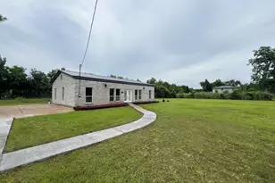 638 Kelly Ln, Holiday Lakes, TX 77515 - Photo 1