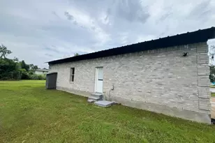 638 Kelly Ln, Holiday Lakes, TX 77515 - Photo 15