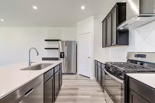 12323 Brandenburg Gate Dr, Houston, TX 77047 - Photo 3