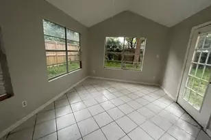 11042 Lafferty Oaks St, Houston, TX 77013 - Photo 15