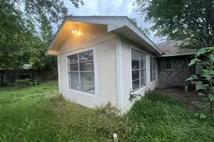 11042 Lafferty Oaks St, Houston, TX 77013 - Photo 9