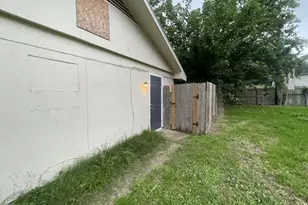 11042 Lafferty Oaks St, Houston, TX 77013 - Photo 7