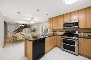 71 Timberspire Ln, The Woodlands, TX 77380 - Photo 9